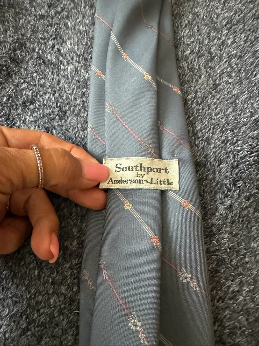 Southport Men's Gray Diagonal Stripe Tie with Red and white accents